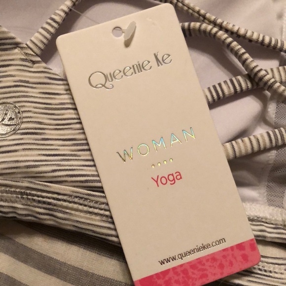 Queenie Other - Yoga sports bra